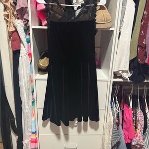 Source Unknown Black Velvet & Lace Fit-and-Flare Dress